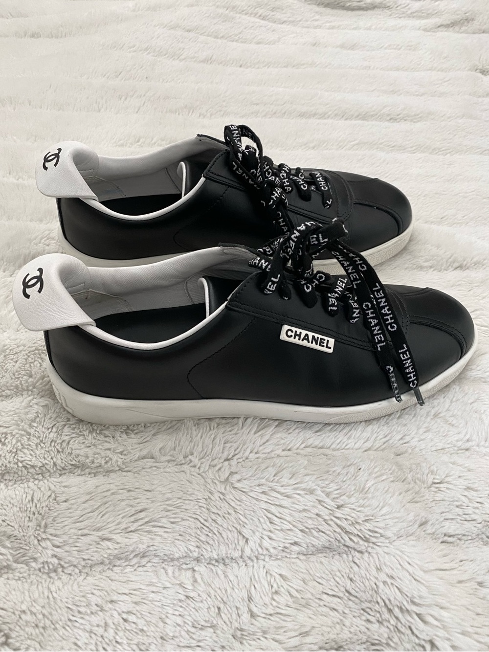 CHANEL Black and White Logo Ribbon Lace Low-Top Sneakers Size 39